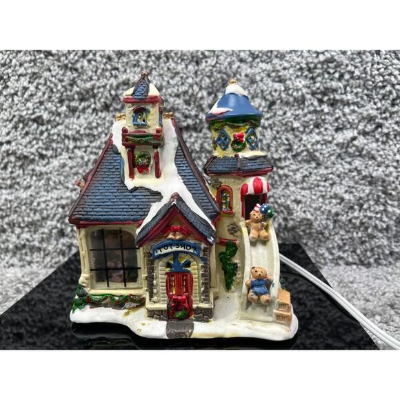 Christmas Winter Victiorian Series Lighted Building Toy Shop Power Cord 6"X6.5" - Picture 10 of 11